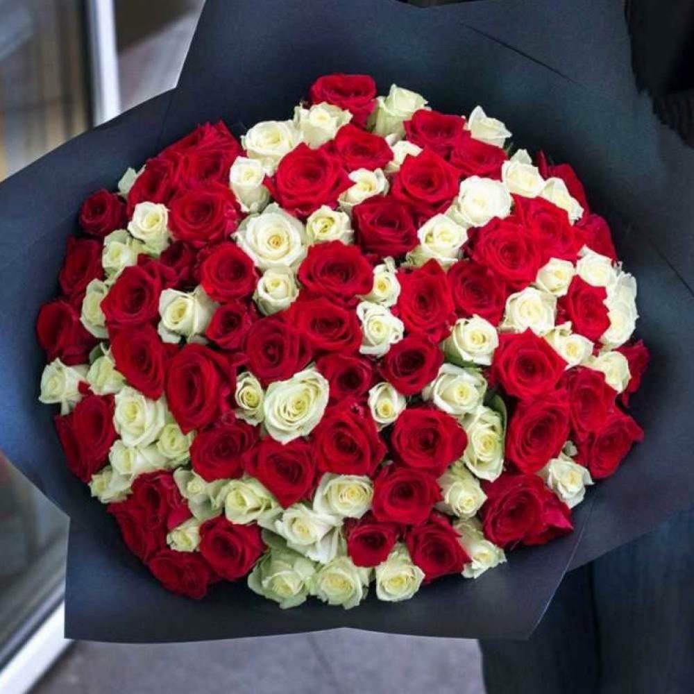Букет из 101 розы: символ любви и роскоши